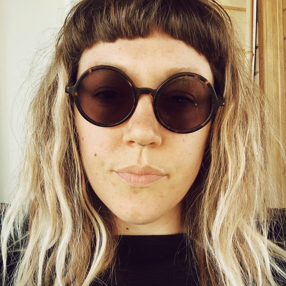 Meet your Posher, Elizabeth - Picture 1 of 1